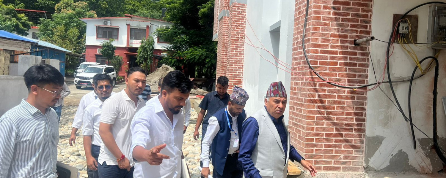 शहरी विकास तथा भवन कार्यालयको निर्माणधिन भवन माननीय मन्त्रीज्युबाट अनुगमन